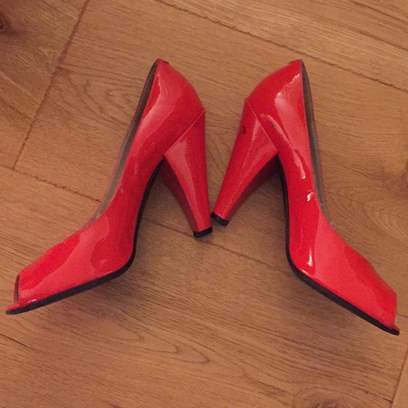 Marc by Marc Jacobs Orange-Red Patent Heels - Picture 2 of 8